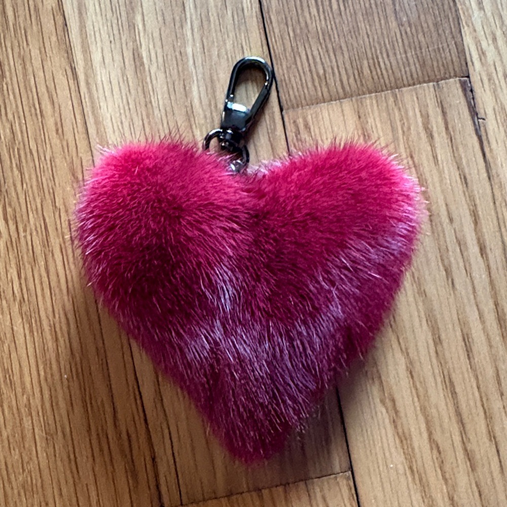 Mink fur Heart Keychain - Picture 1 of 2